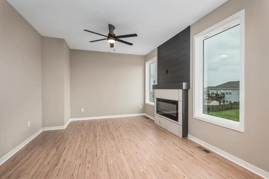 1318 N 159th Street, Basehor, KS 66007 - #2