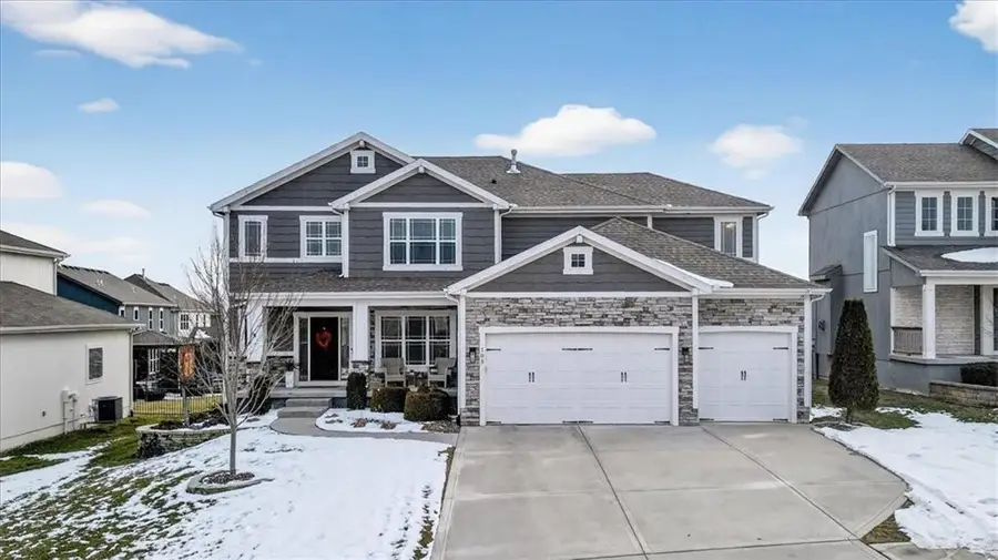 105 SW Meadowbrook Drive, Lees Summit, MO 64082 - #2