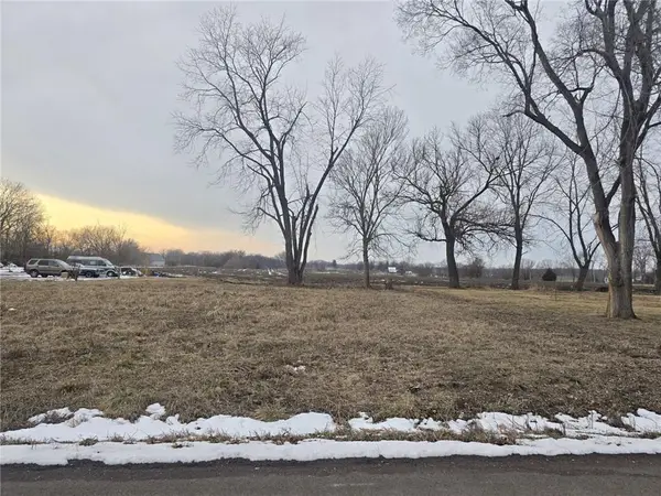 601 Broadway Street, East Lynne, MO 64743