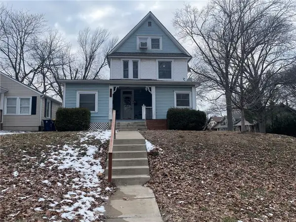 3800 Roanoke Road, Kansas City, MO 64111