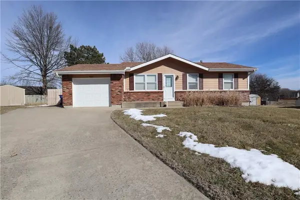 1310 Tall Grass Court, Eudora, KS 66025