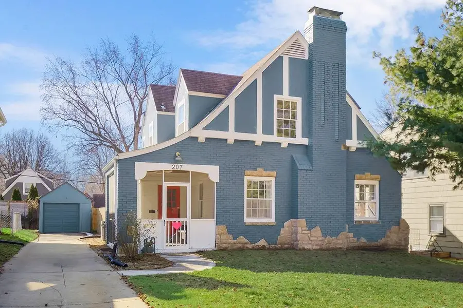 207 E 73rd Terrace, Kansas City, MO 64114 - #2