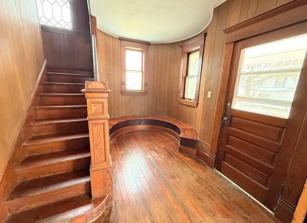 206 S 4th Street, Iola, KS 66749 - #1