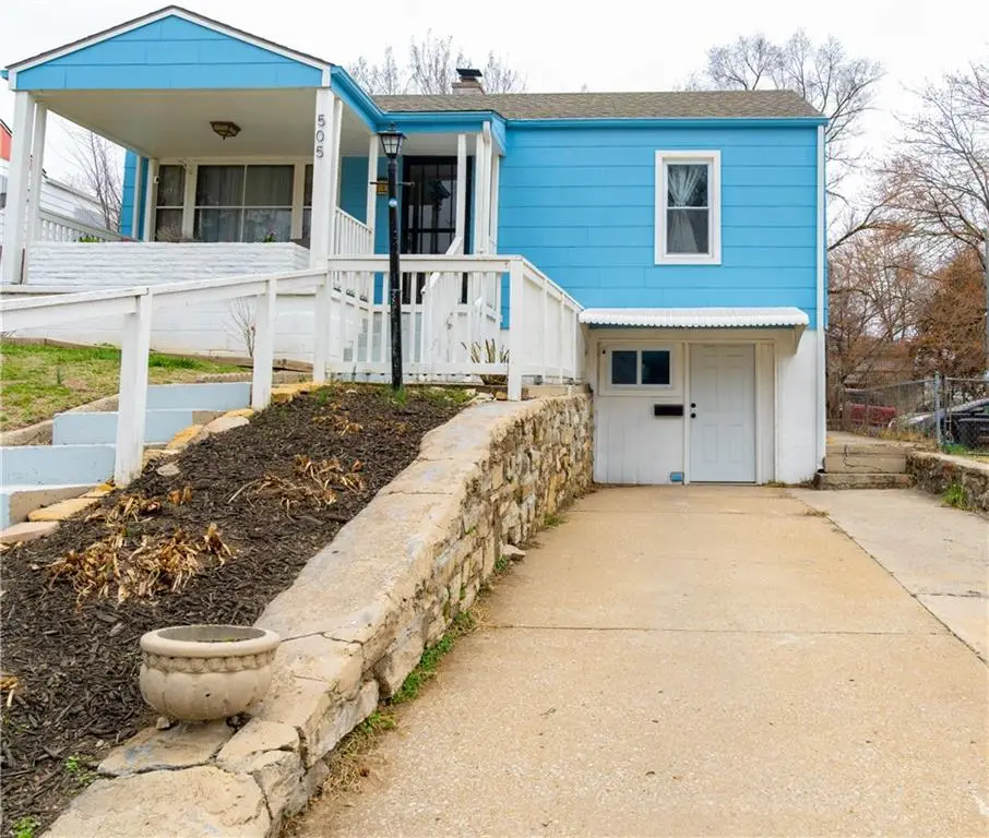 505 N Bellaire Avenue, Kansas City, MO 64123 - #1