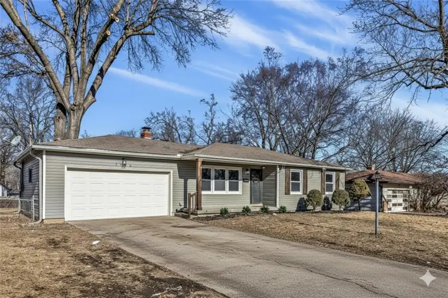 7520 Lewis Avenue, Raytown, MO 64138 - #2