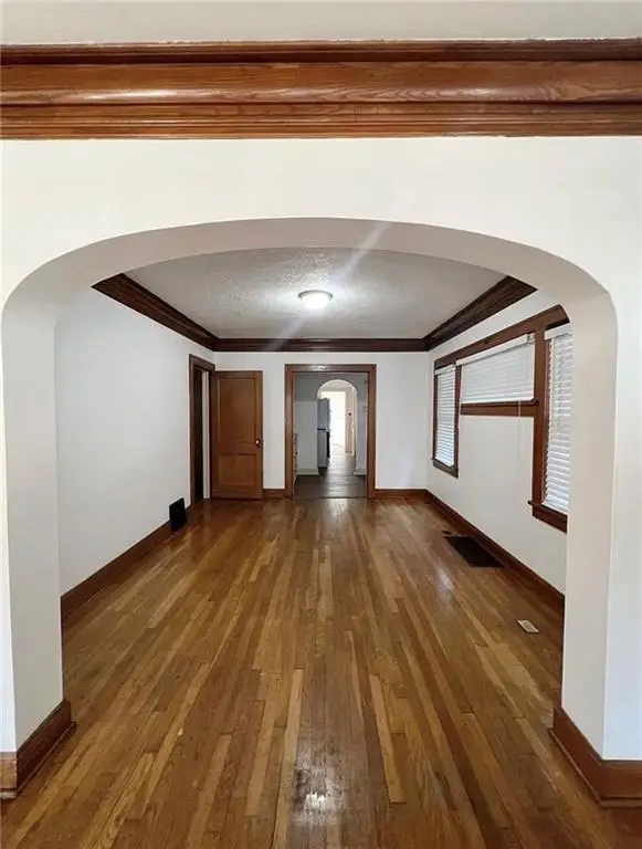 842 Barnett Avenue, Kansas City, KS 66101 - #3