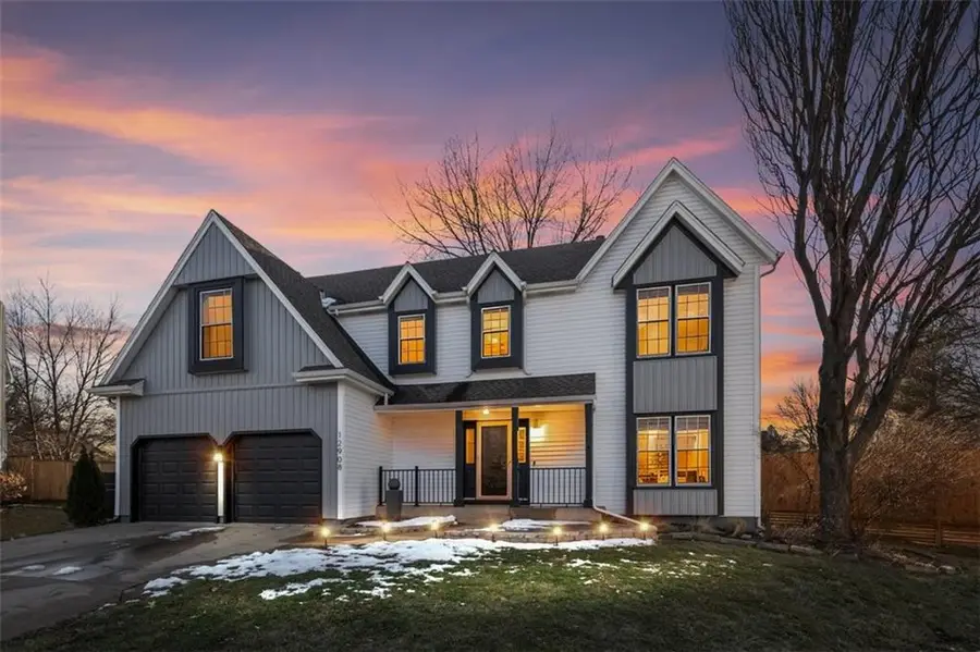 12908 Garnett Lane, Overland Park, KS 66213 - Image #2