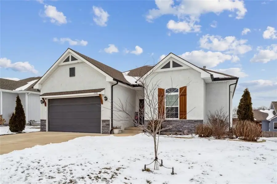 3728 NW Old Stagecoach Road, Kansas City, MO 64154 - #3