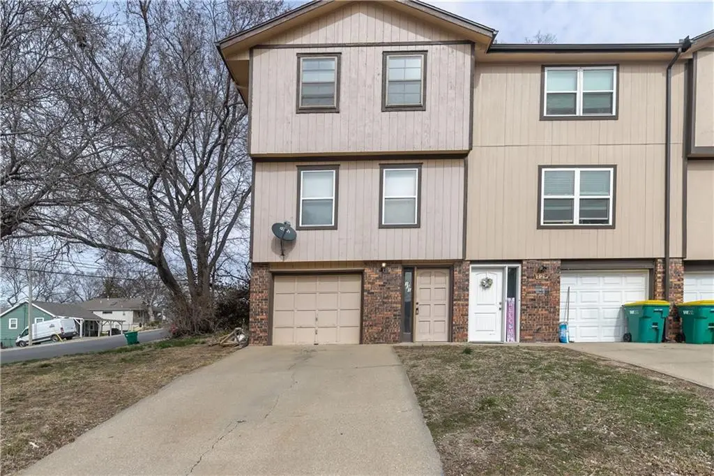 131 Kindred Avenue, Bonner Springs, KS 66012 - #1