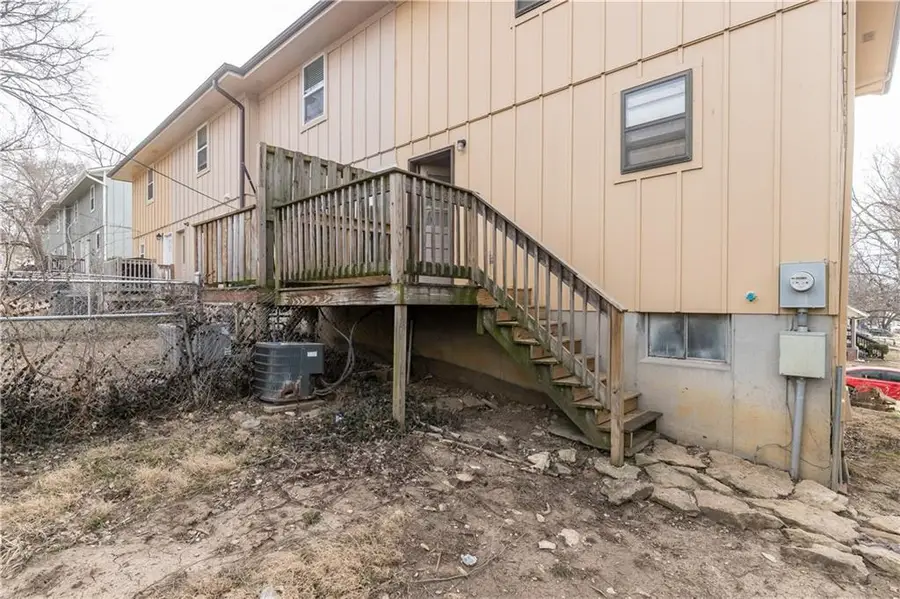 131 Kindred Avenue, Bonner Springs, KS 66012 - #3