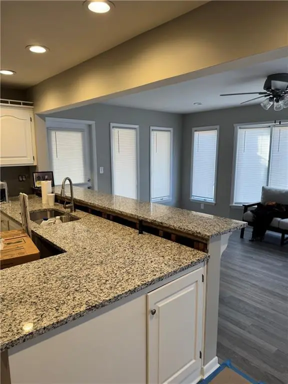 8718 Glenwood Avenue, Kansas City, MO 64138