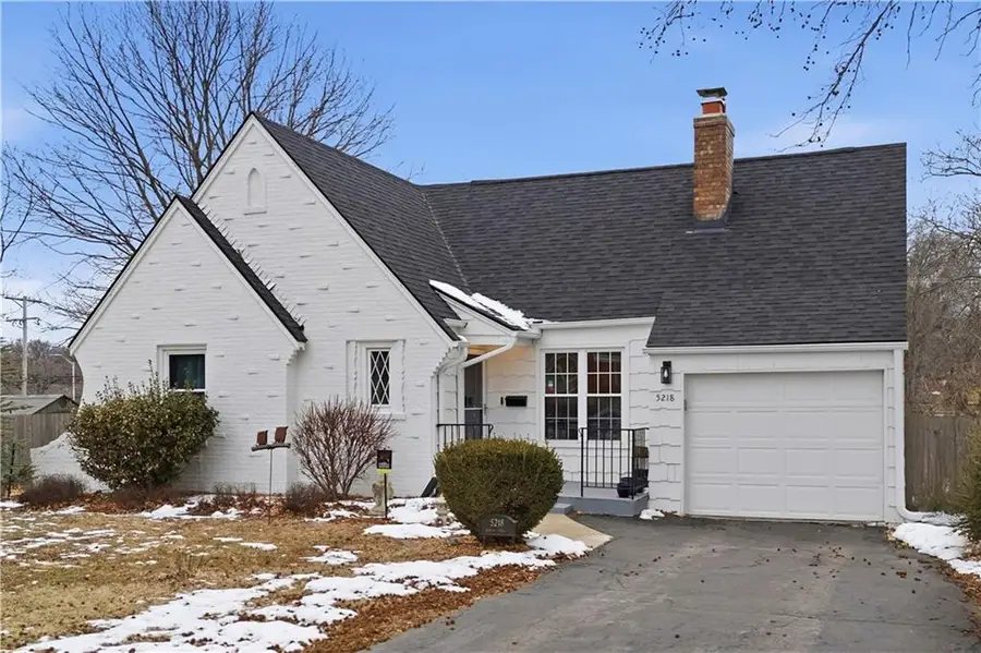 5218 N Spruce Avenue, Kansas City, MO 64119 - #2