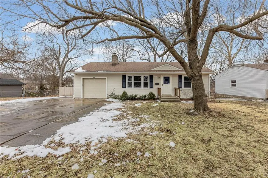 8515 Lowell Avenue, Overland Park, KS 66212 - #2