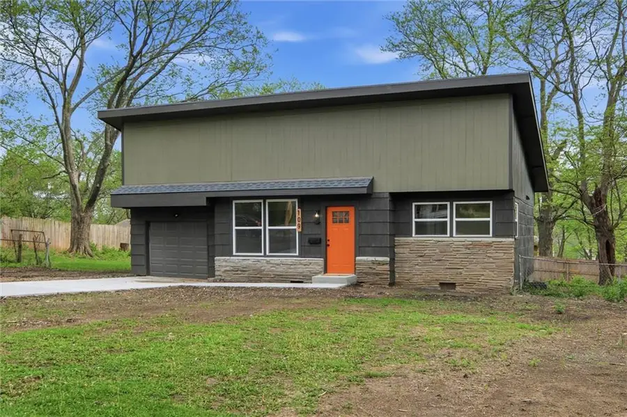 109 W 98th Street, Kansas City, MO 64114 - #2