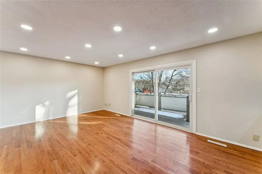 10902 Bradshaw Street, Overland Park, KS 66210 - Image #2