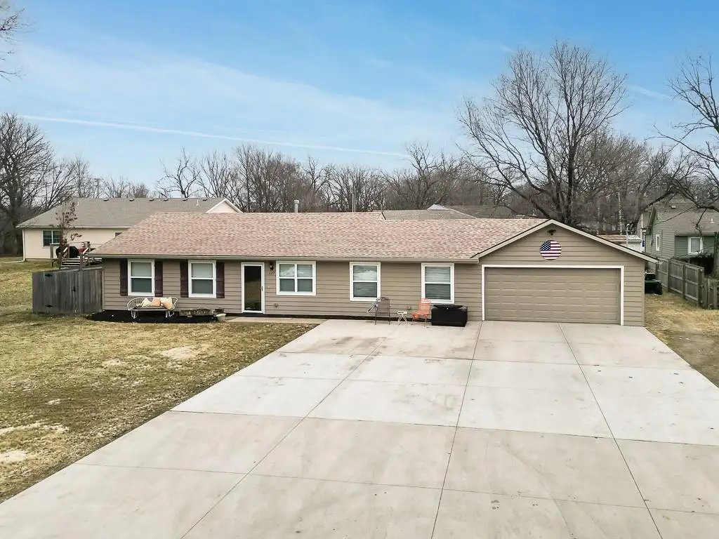 117 Brice Street, Tonganoxie, KS 66086 - #1
