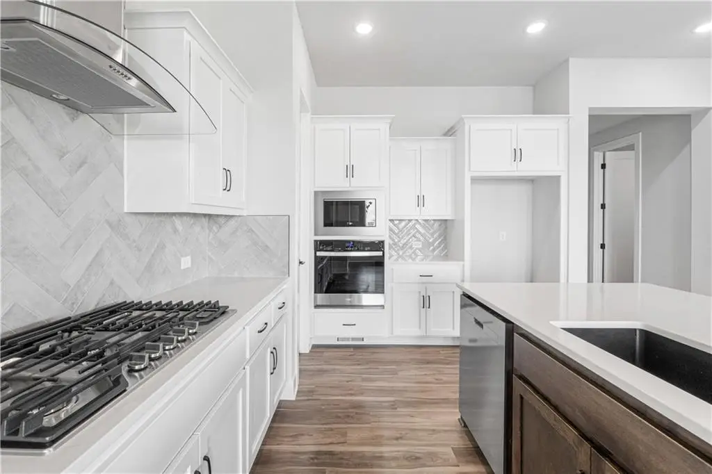 1583 Grayhawk Drive, Basehor, KS 66007 - #1