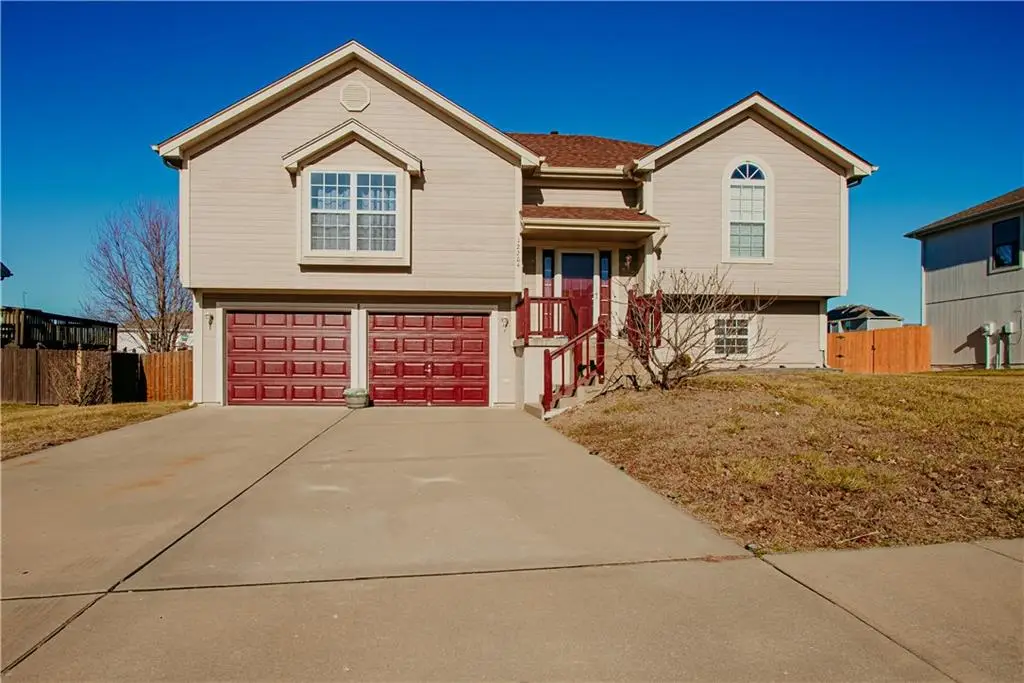 12204 White Oak Street, Peculiar, MO 64078 - #1