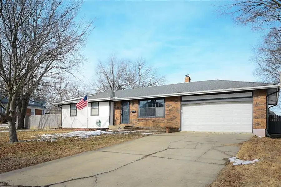 800 E Pearl Street, Harrisonville, MO 64701 - #3