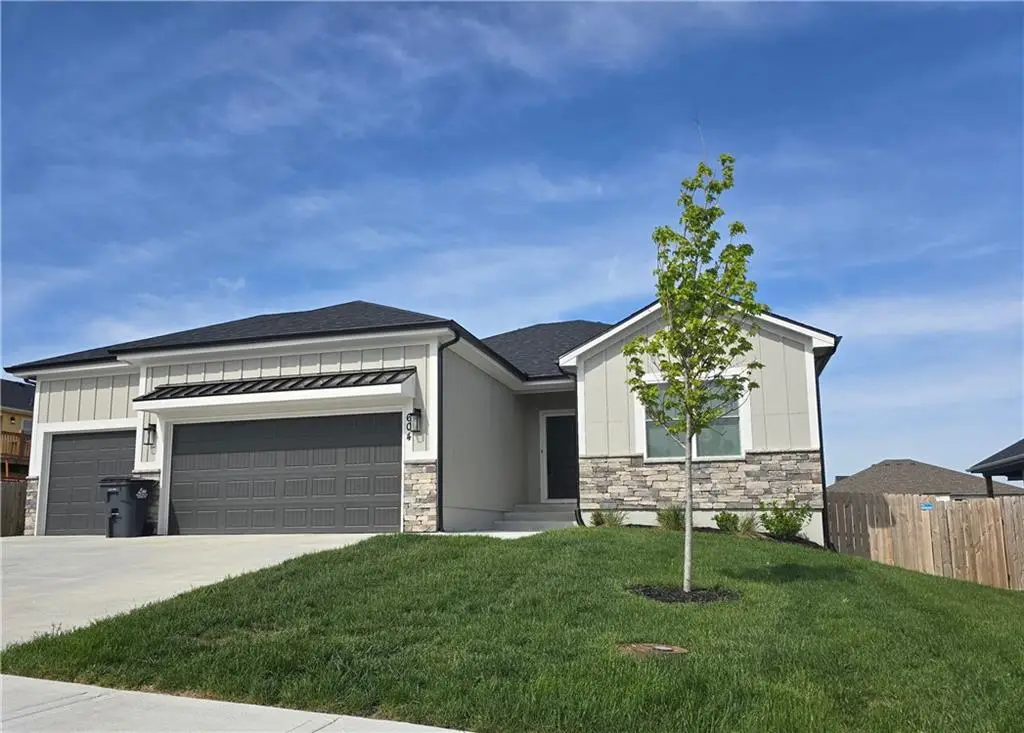 604 SW Meadowood Drive, Grain Valley, MO 64029 - #1