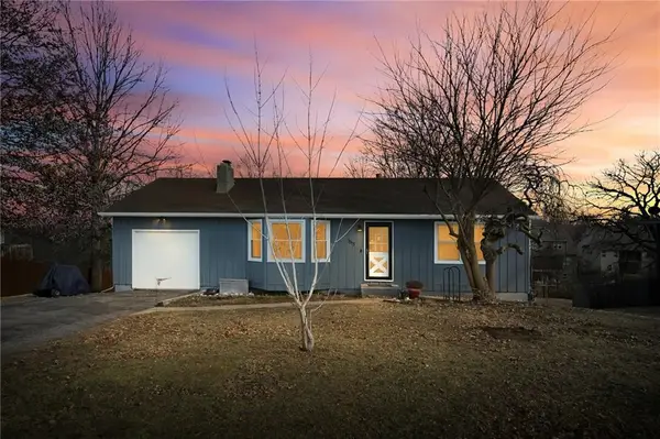 1513 Lake Road, Liberty, MO 64068