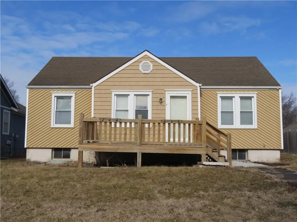 4 E Virginia Street, Paola, KS 66071 - #1
