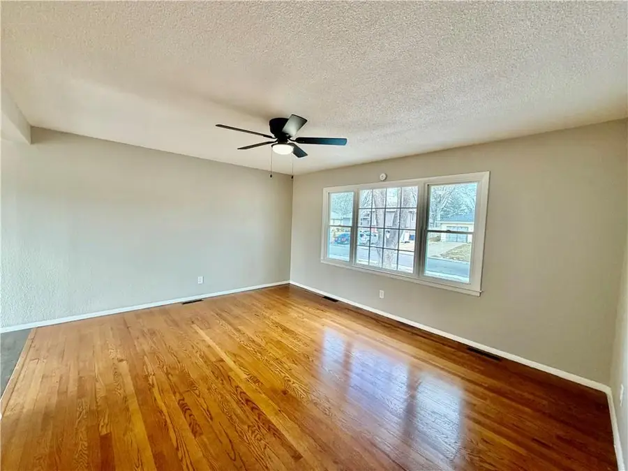 11718 Freemont Avenue, Kansas City, MO 64134 - Image #2