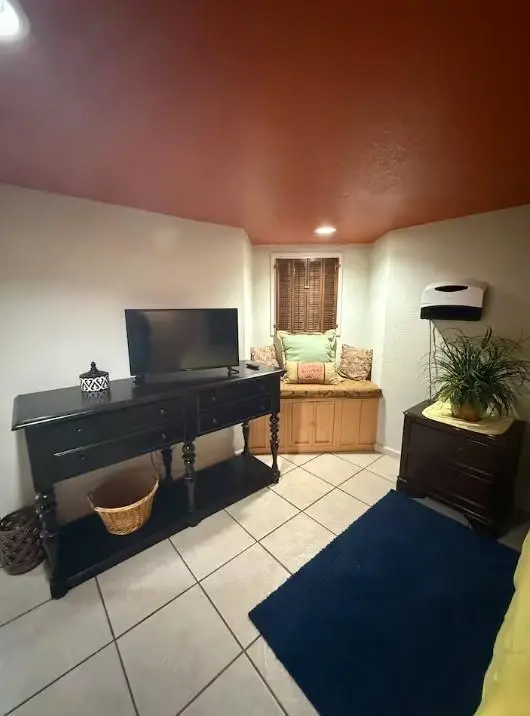 929 SW Huntoon Street, Topeka, KS 66604 - #3