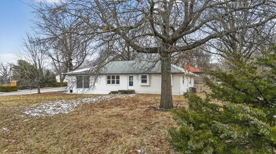 1220 N Leeview Circle, Olathe, KS 66061 - #3