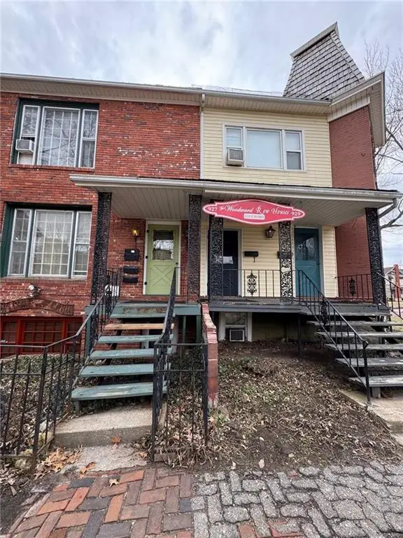 927 SW Huntoon Street, Topeka, KS 66604