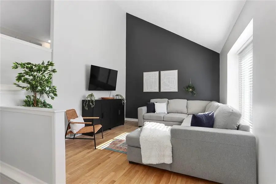 15207 S Navaho Drive, Olathe, KS 66062 - #3