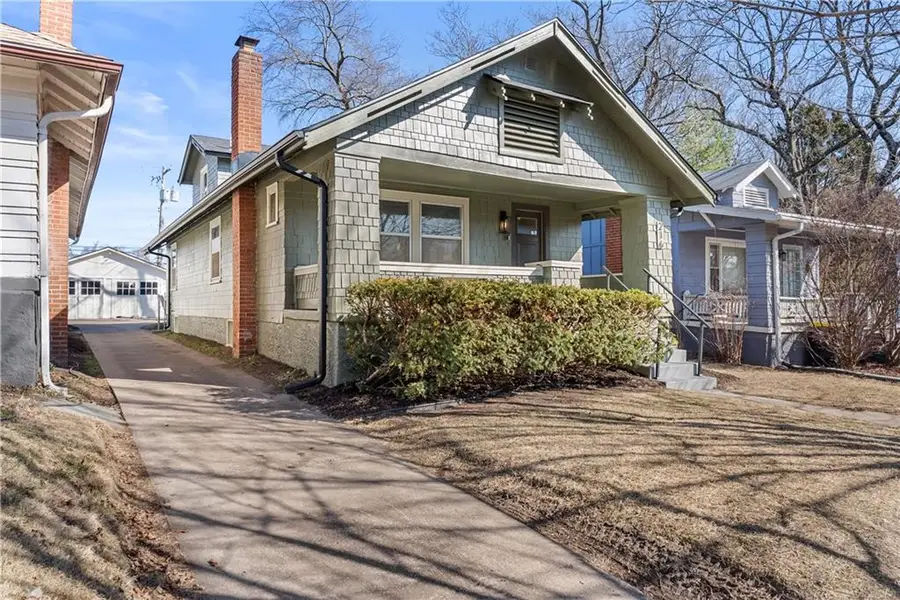 216 W 73rd Terrace, Kansas City, MO 64114 - #2