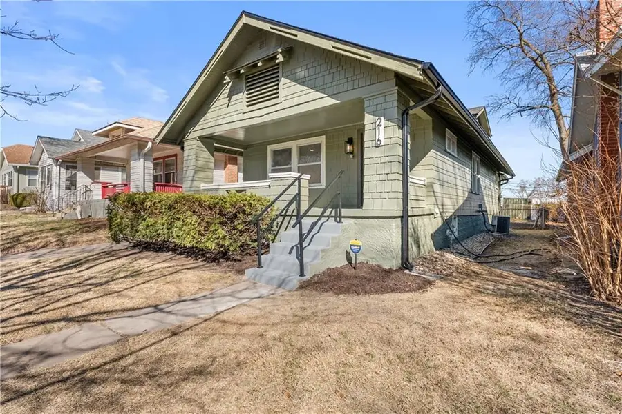 216 W 73rd Terrace, Kansas City, MO 64114 - #3