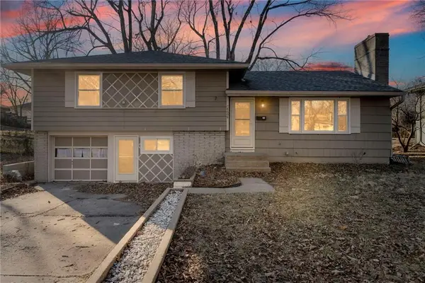 8608 Spring Valley Road, Raytown, MO 64138