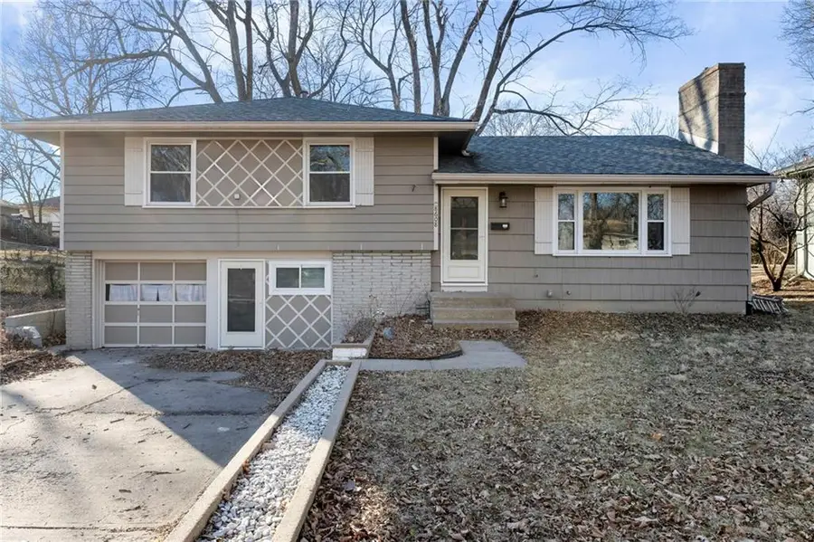 8608 Spring Valley Road, Raytown, MO 64138 - #2