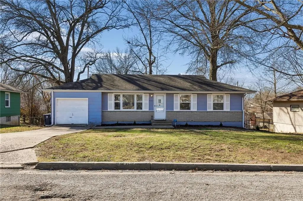 5301 NE 42nd Terrace, Kansas City, MO 64117 - #1