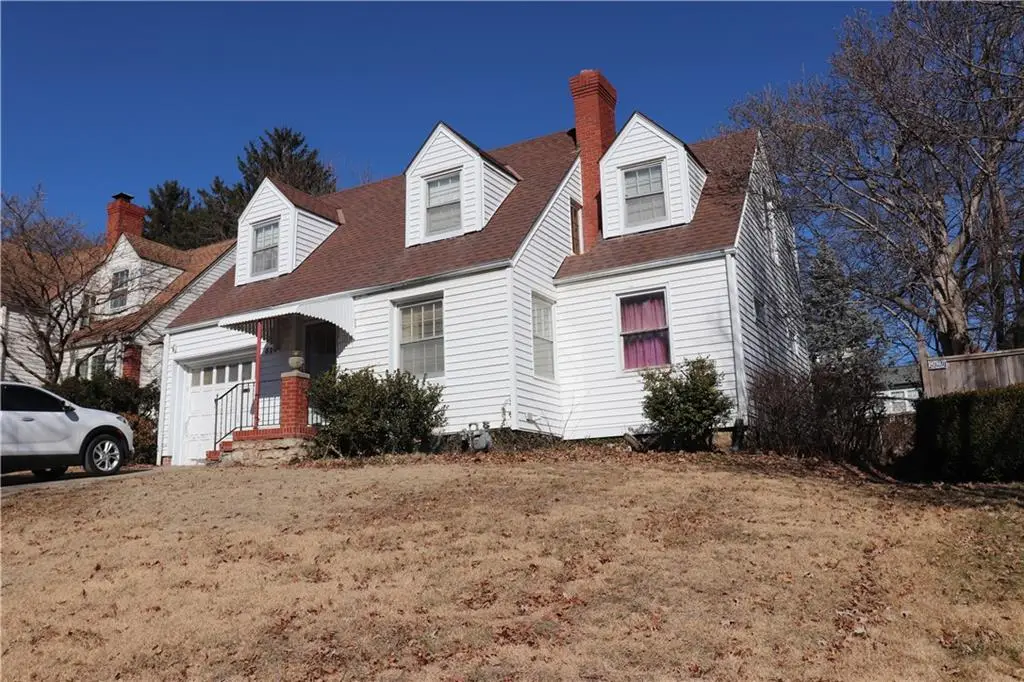 520 E 66th Terrace, Kansas City, MO 64131 - #1