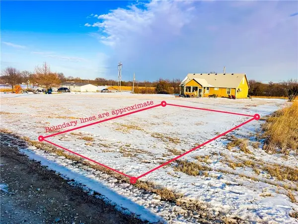42 Willow Lane, Linn Valley, KS 66040