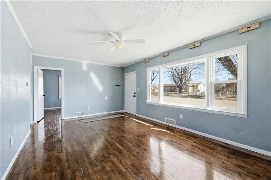 307 S 26th Street, Lexington, MO 64067 - #3