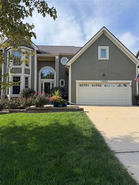 13935 W 71st Place, Shawnee, KS 66216