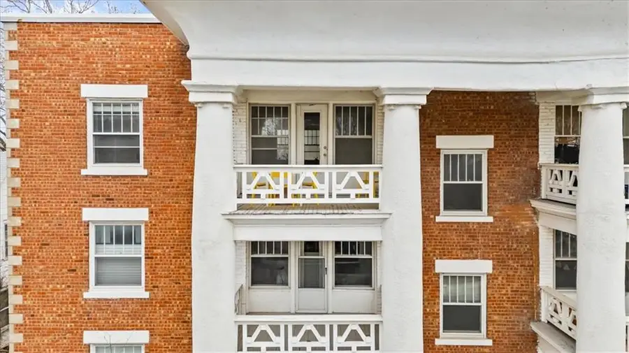 4227 Oak Street #3N, Kansas City, MO 64111 - #2