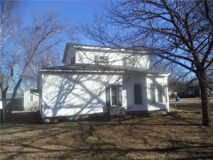 326 E Maple Street, Elk City, KS 67344 - #3