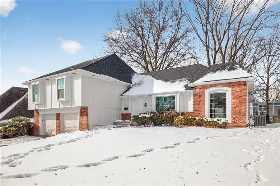 10310 Eby Street, Overland Park, KS 66212 - #2