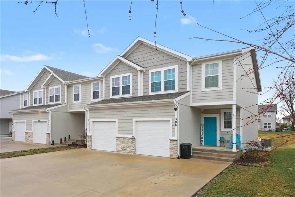 316 N 5th Terrace, Louisburg, KS 66053 - #1