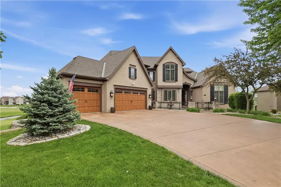 10619 N Garfield Avenue, Kansas City, MO 64155 - #2