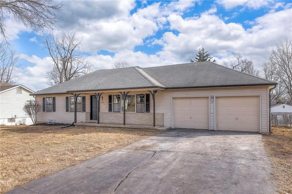 5729 Laurel Avenue, Raytown, MO 64133 - #1