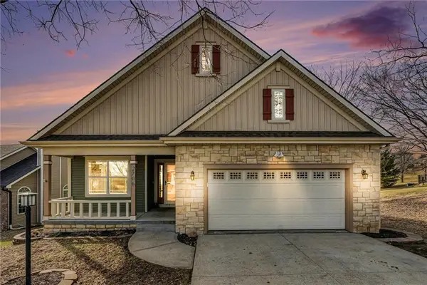 2706 Meadow Ridge Drive, St Joseph, MO 64504