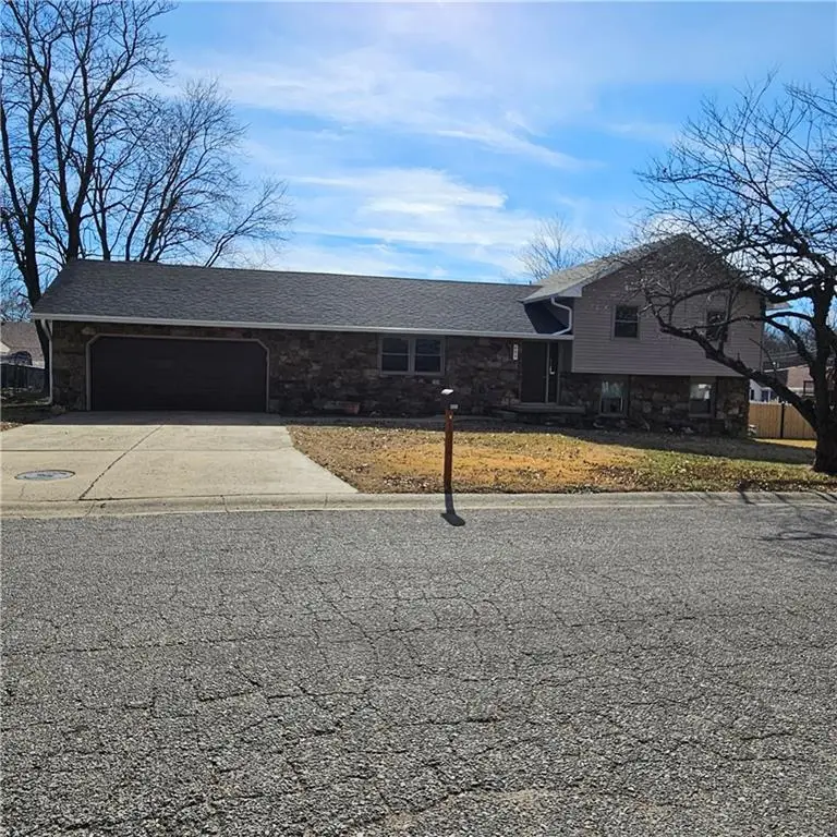 803 Spruce Street, Frontenac, KS 66763 - #2