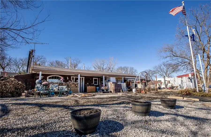 49 N Lakeview Drive, Pleasanton, KS 66075 - #2