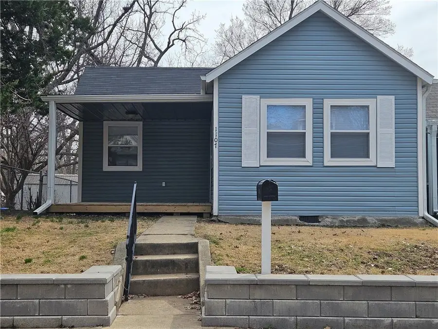 1107 Ottawa Street, Leavenworth, KS 66048 - #2